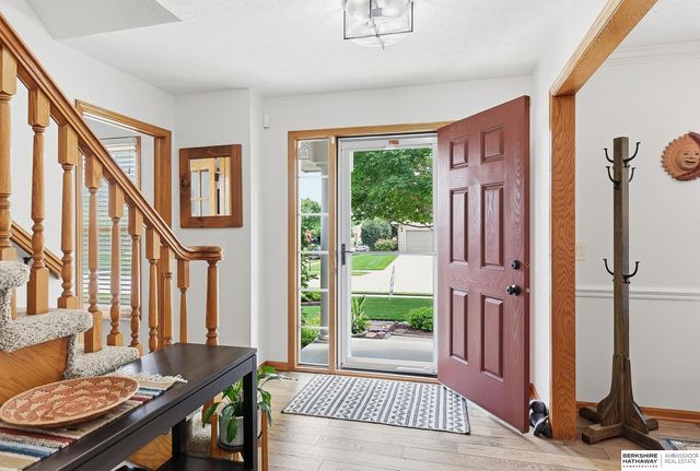2128 Liberty Lane, Papillion, NE 68133