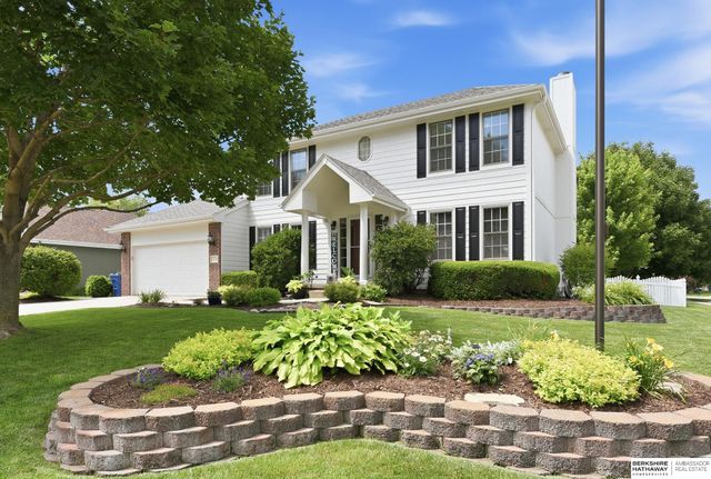 2128 Liberty Lane, Papillion, NE 68133