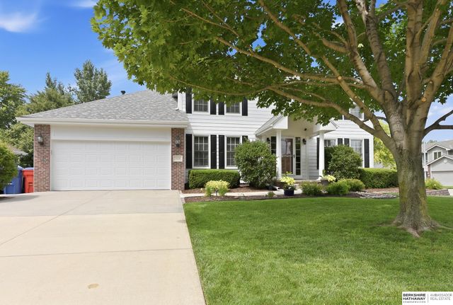 2128 Liberty Lane, Papillion, NE 68133