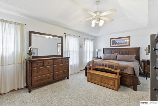 2128 Liberty Lane, Papillion, NE 68133