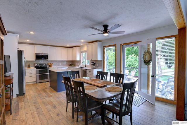 2128 Liberty Lane, Papillion, NE 68133