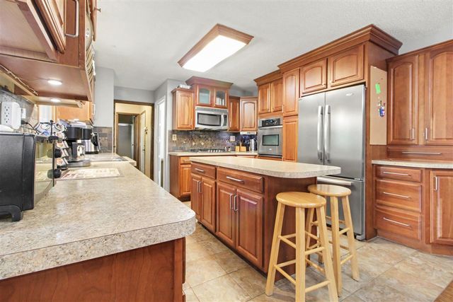 41141 Savage Road, Belleville, MI 48111