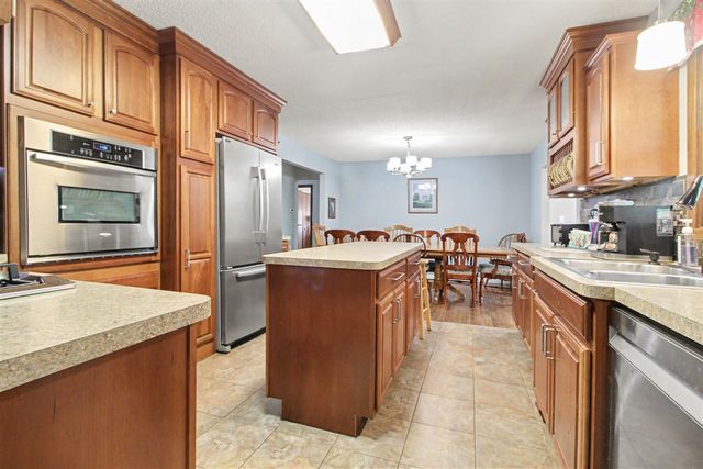 41141 Savage Road, Belleville, MI 48111