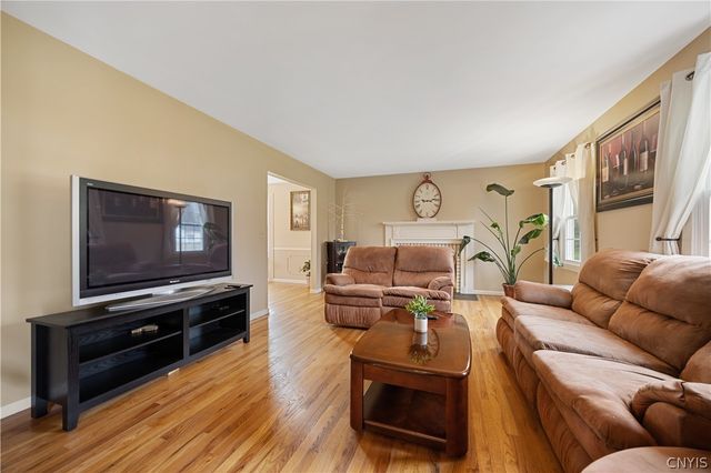 621 Deerfield Drive, Oneida, NY 13421