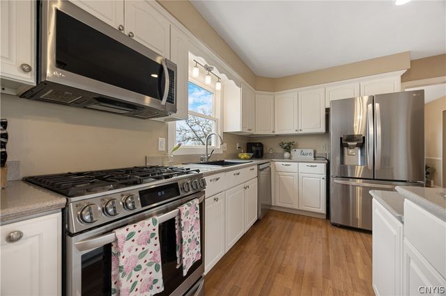 621 Deerfield Drive, Oneida, NY 13421