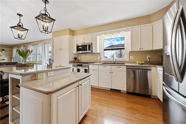 621 Deerfield Drive, Oneida, NY 13421