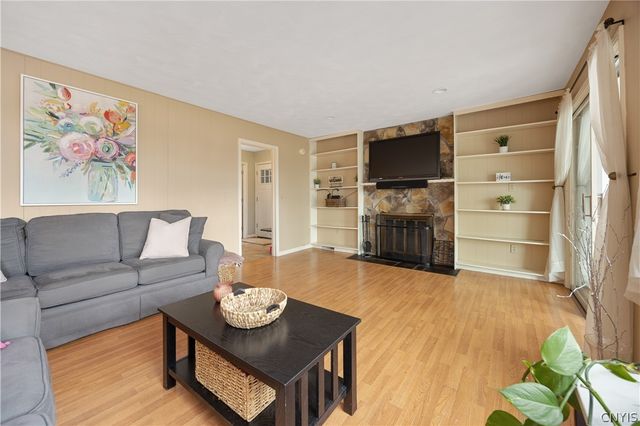 621 Deerfield Drive, Oneida, NY 13421