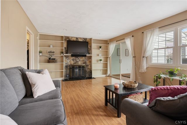 621 Deerfield Drive, Oneida, NY 13421