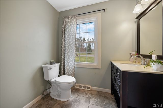 621 Deerfield Drive, Oneida, NY 13421