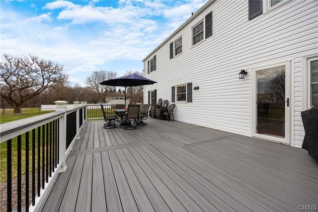 621 Deerfield Drive, Oneida, NY 13421