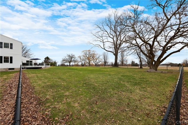 621 Deerfield Drive, Oneida, NY 13421