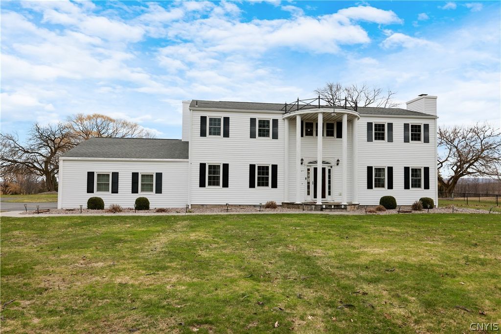 621 Deerfield Drive, Oneida, NY 13421