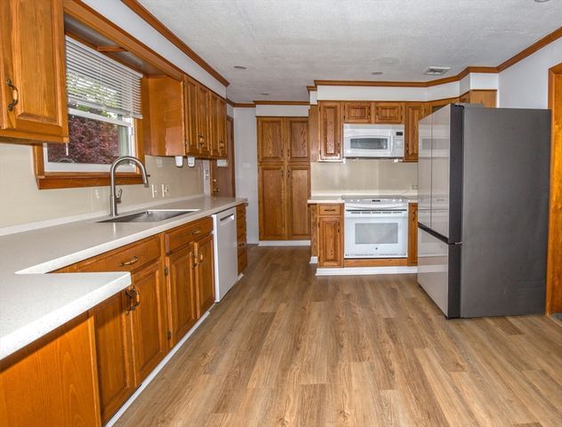 143 Cottage Road, Enfield, CT 06082