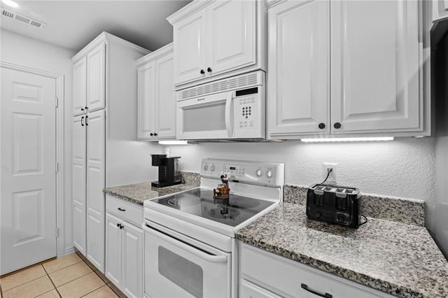 2901, 2903 E Sterling Court, Fayetteville, AR 72703