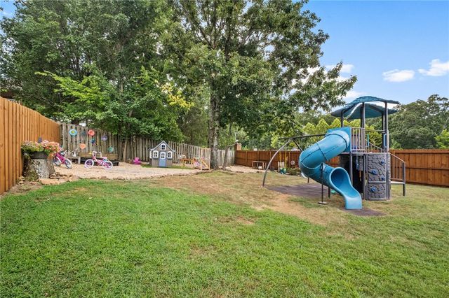 2901, 2903 E Sterling Court, Fayetteville, AR 72703