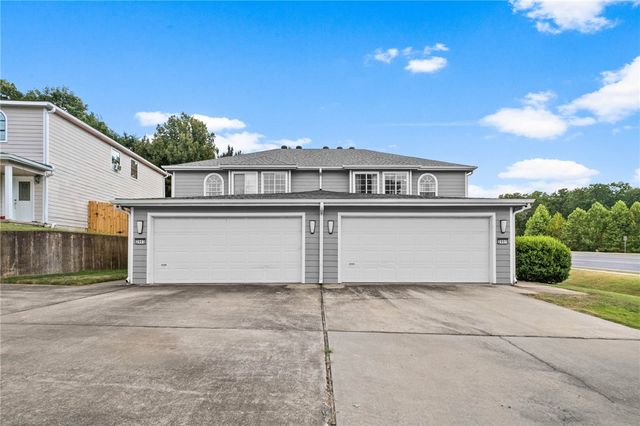 2901, 2903 E Sterling Court, Fayetteville, AR 72703