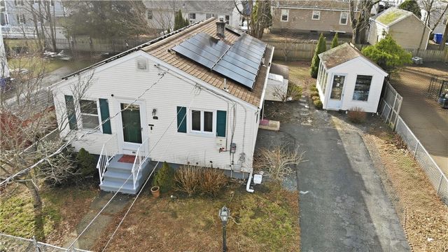 62 Hillcrest Avenue, Pawtucket, RI 02860