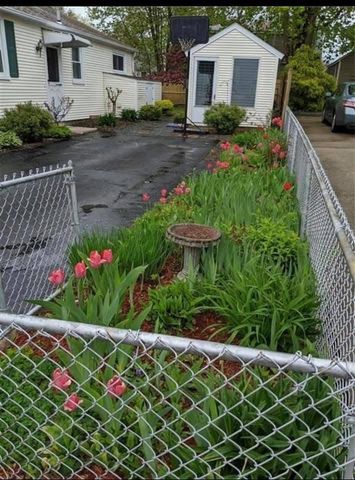 62 Hillcrest Avenue, Pawtucket, RI 02860