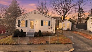 62 Hillcrest Avenue, Pawtucket, RI 02860