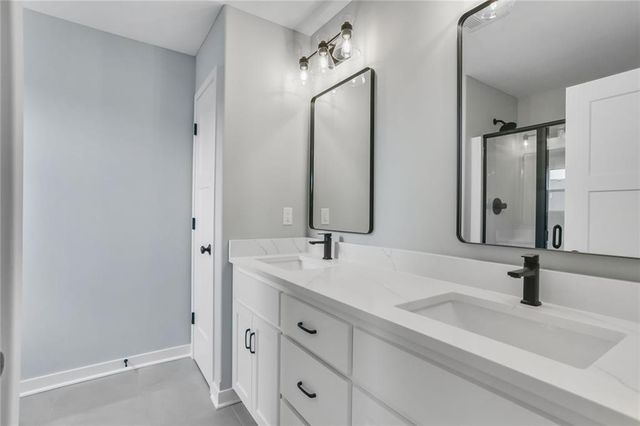 16244 Giorgia Street, Parkville, MO 64152