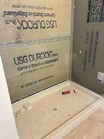 16244 Giorgia Street, Parkville, MO 64152