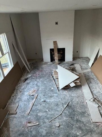 16244 Giorgia Street, Parkville, MO 64152