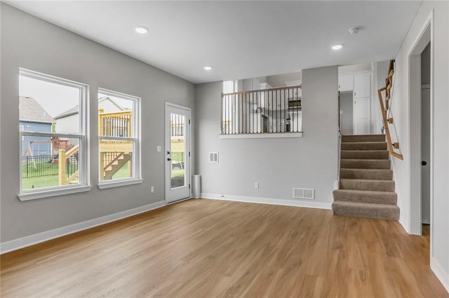 16244 Giorgia Street, Parkville, MO 64152