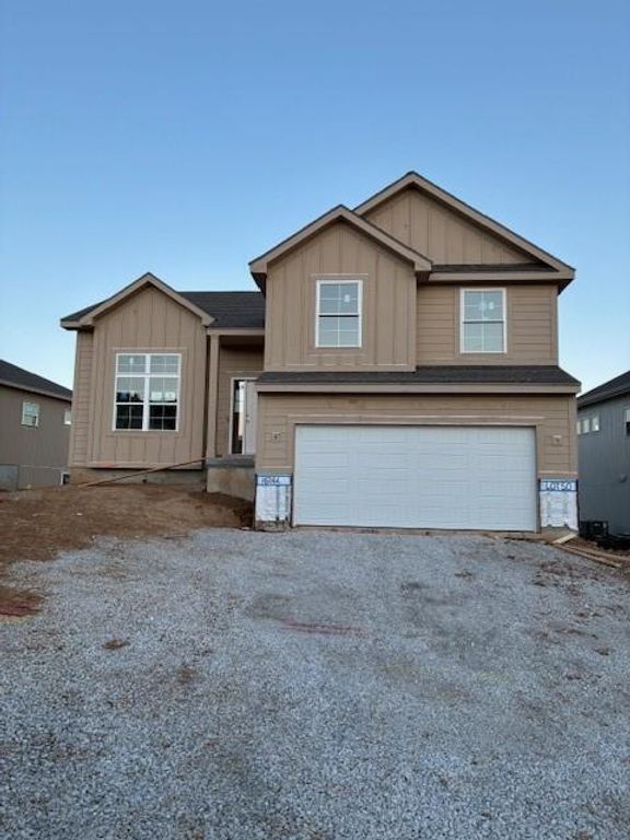 16244 Giorgia Street, Parkville, MO 64152