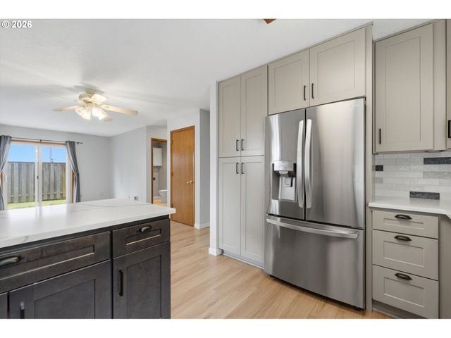 1745 OSTMAN Rd, West Linn, OR 97068