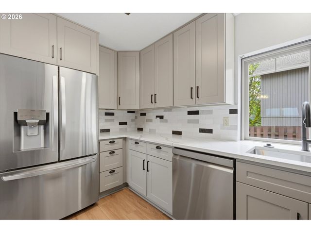 1745 OSTMAN Rd, West Linn, OR 97068