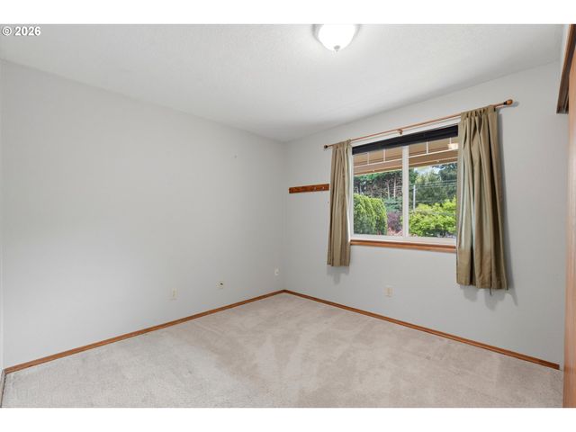 1745 OSTMAN Rd, West Linn, OR 97068