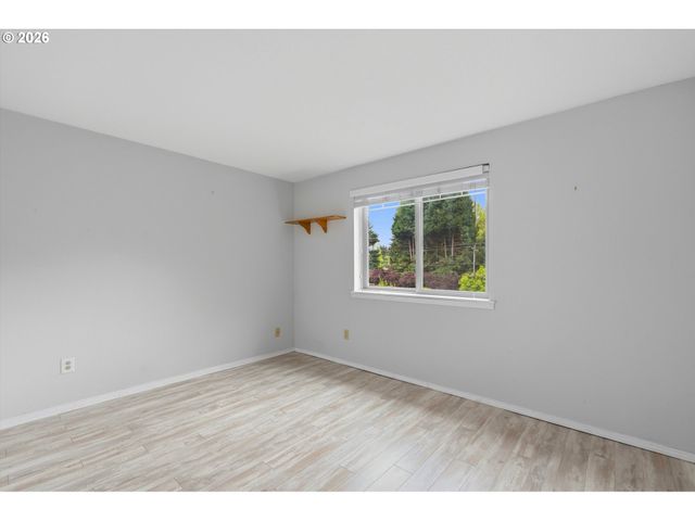 1745 OSTMAN Rd, West Linn, OR 97068