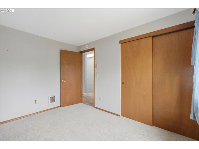 1745 OSTMAN Rd, West Linn, OR 97068