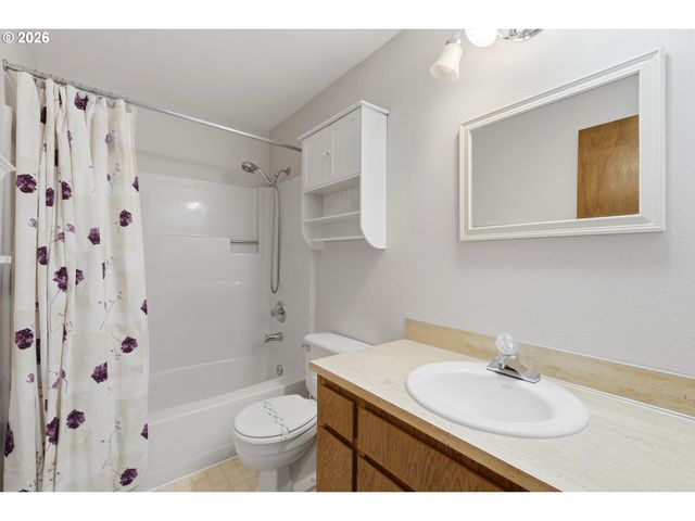 1745 OSTMAN Rd, West Linn, OR 97068