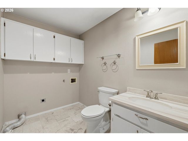 1745 OSTMAN Rd, West Linn, OR 97068