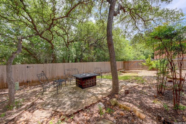 6430 Hill Creek Dr, San Antonio, TX 78256