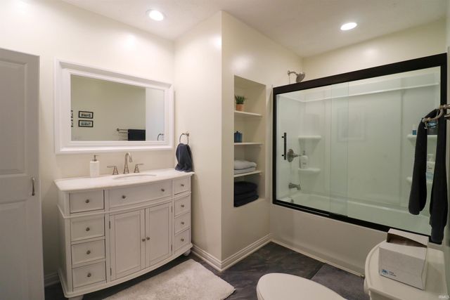 5205 N Grass Way, Muncie, IN 47304