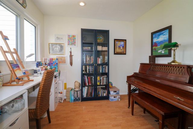 5205 N Grass Way, Muncie, IN 47304