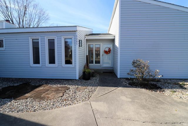 5205 N Grass Way, Muncie, IN 47304