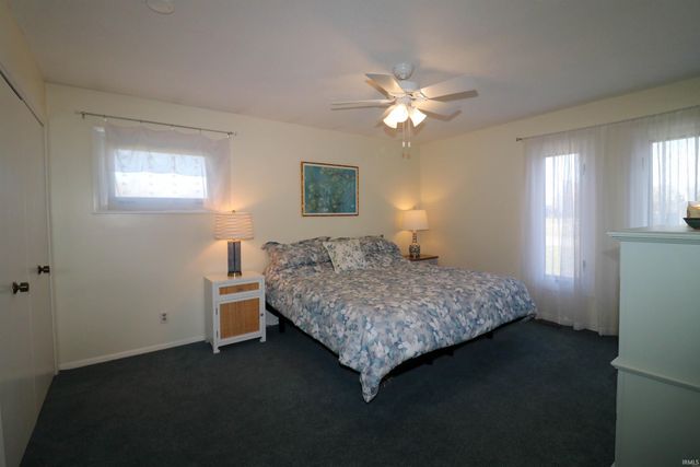 5205 N Grass Way, Muncie, IN 47304