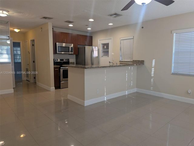 1104 NE 17th Ter 1-2, Fort Lauderdale, FL 33304