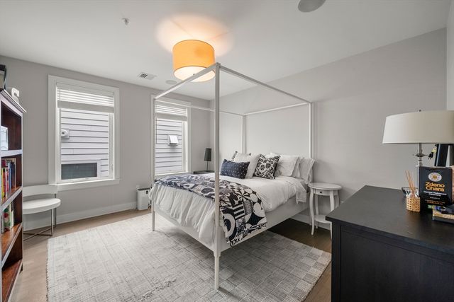 407 W 1st 302, Boston, MA 02127