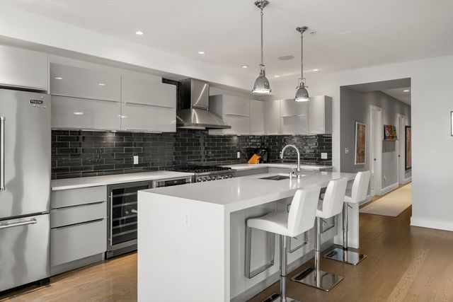 407 W 1st 302, Boston, MA 02127