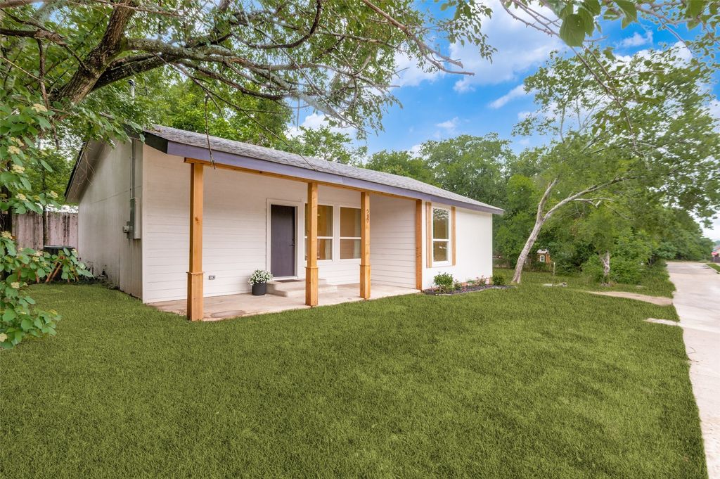 507 N 3rd Street, Midlothian, TX 76065