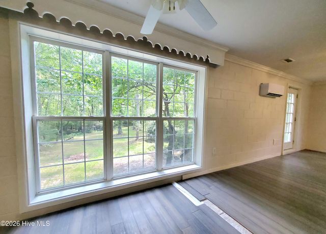 425 Colonial Landing Road SE, Bolivia, NC 28422