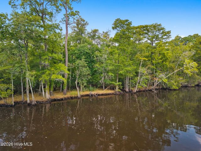 425 Colonial Landing Road SE, Bolivia, NC 28422
