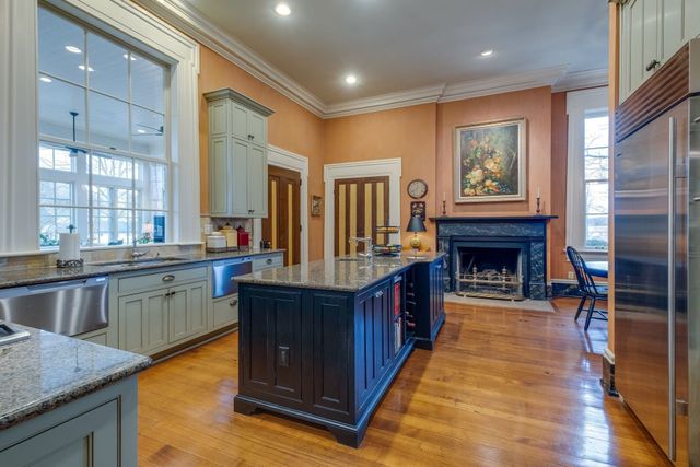 1711 Old Hillsboro Rd, Franklin, TN 37069