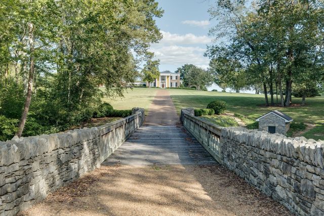 1711 Old Hillsboro Rd, Franklin, TN 37069