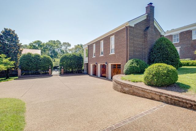 1711 Old Hillsboro Rd, Franklin, TN 37069