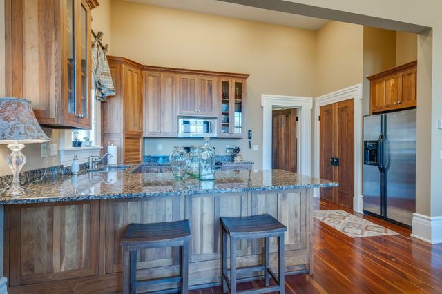 1711 Old Hillsboro Rd, Franklin, TN 37069